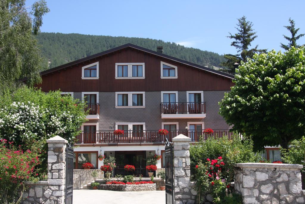 Hotel Edelweiss Pescasseroli Εξωτερικό φωτογραφία